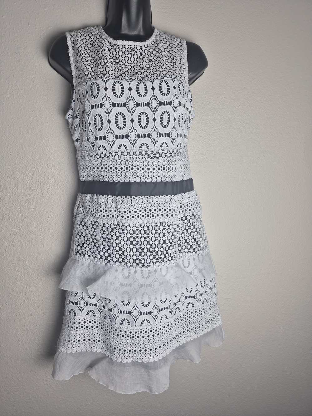 White Lace Sleeveless Tiered Dress